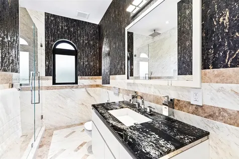 498 N Parkway Parkway Golden Beach FL 33160