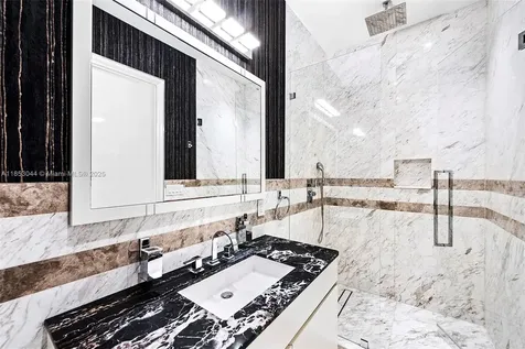 498 N Parkway Parkway Golden Beach FL 33160