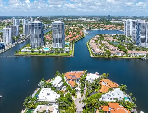 498 N Parkway Parkway Golden Beach FL 33160