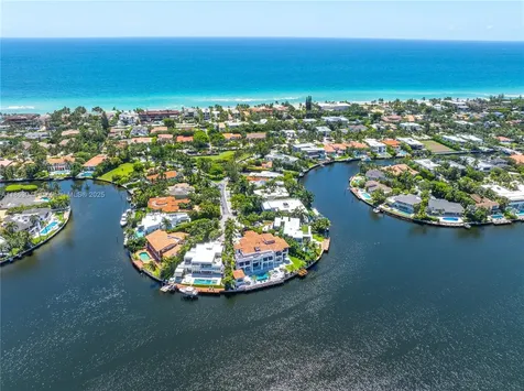 498 N Parkway Parkway Golden Beach FL 33160