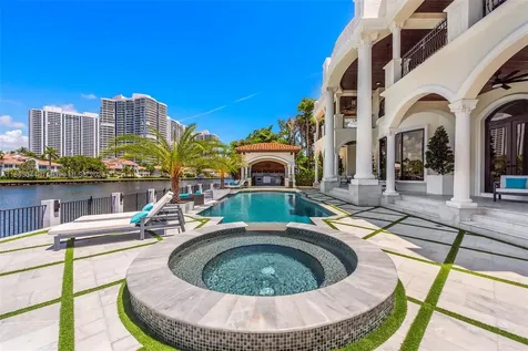 498 N Parkway Parkway Golden Beach FL 33160