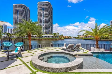 498 N Parkway Parkway Golden Beach FL 33160
