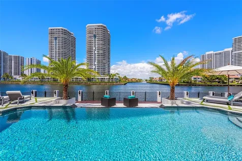 498 N Parkway Parkway Golden Beach FL 33160