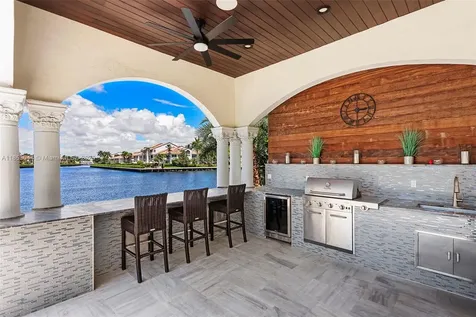 498 N Parkway Parkway Golden Beach FL 33160