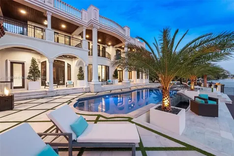 498 N Parkway Parkway Golden Beach FL 33160