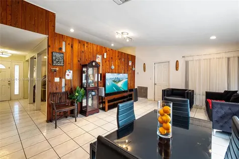 20626 NE 9th Place Miami FL 33179