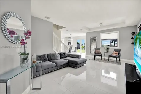 557 SE 37th Place Homestead FL 33033
