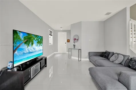 557 SE 37th Place Homestead FL 33033
