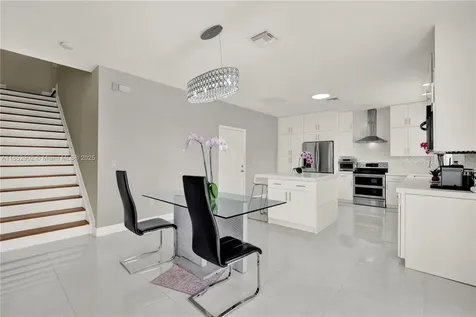 557 SE 37th Place Homestead FL 33033