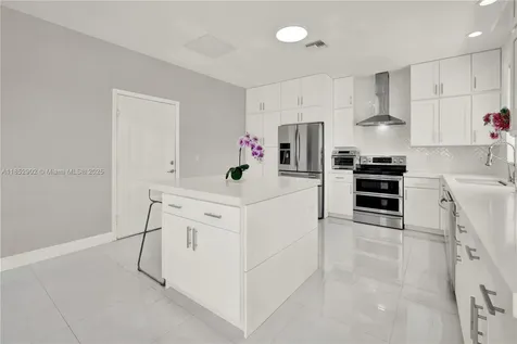 557 SE 37th Place Homestead FL 33033