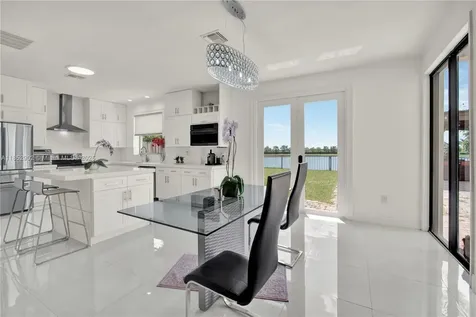557 SE 37th Place Homestead FL 33033
