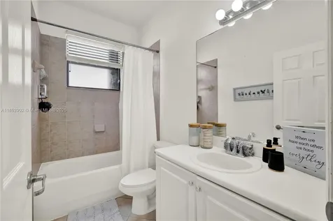 557 SE 37th Place Homestead FL 33033