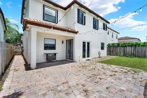 557 SE 37th Place Homestead FL 33033