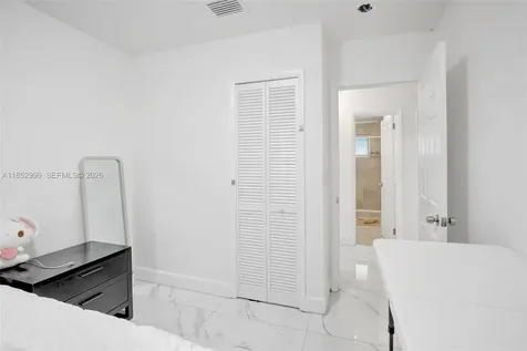 311 SW 68th Terrace Pembroke Pines FL 33023