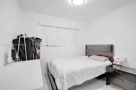 311 SW 68th Terrace Pembroke Pines FL 33023