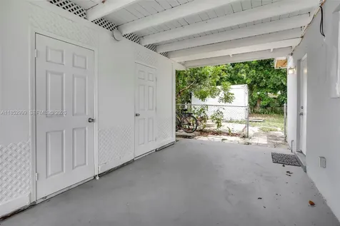 311 SW 68th Terrace Pembroke Pines FL 33023