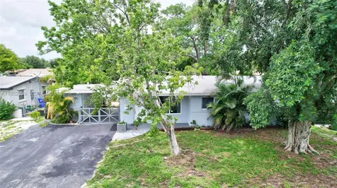 311 SW 68th Terrace Pembroke Pines FL 33023