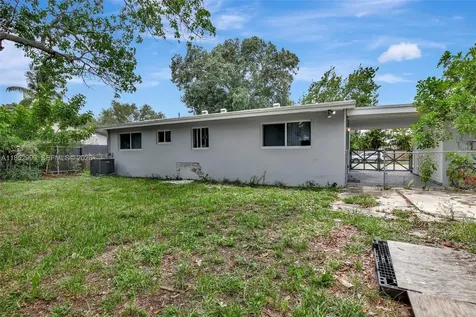 311 SW 68th Terrace Pembroke Pines FL 33023