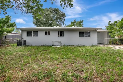 311 SW 68th Terrace Pembroke Pines FL 33023