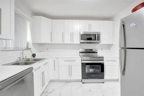 311 SW 68th Terrace Pembroke Pines FL 33023
