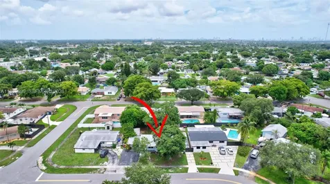 311 SW 68th Terrace Pembroke Pines FL 33023