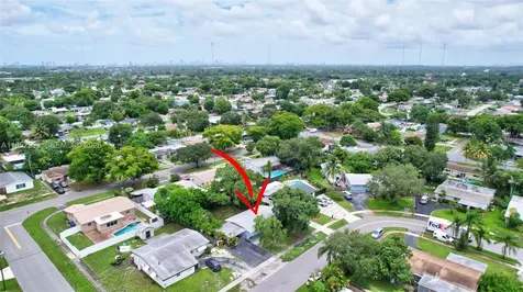 311 SW 68th Terrace Pembroke Pines FL 33023
