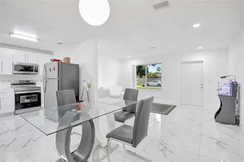 311 SW 68th Terrace Pembroke Pines FL 33023