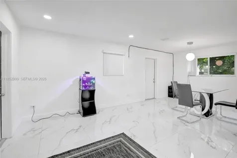 311 SW 68th Terrace Pembroke Pines FL 33023