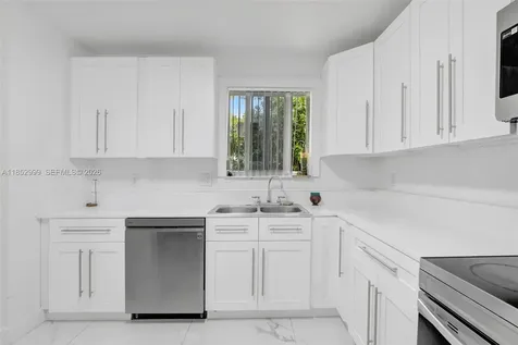 311 SW 68th Terrace Pembroke Pines FL 33023