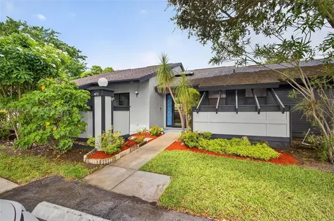 472 Long Bow Court Royal Palm Beach FL 33411