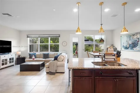 4248 Ficus Street Hollywood FL 33021