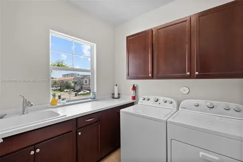 4248 Ficus Street Hollywood FL 33021