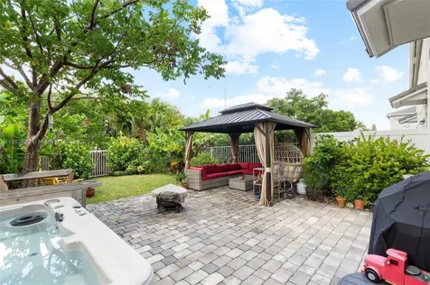 4248 Ficus Street Hollywood FL 33021