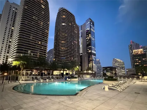 999 SW 1st Avenue Miami FL 33130