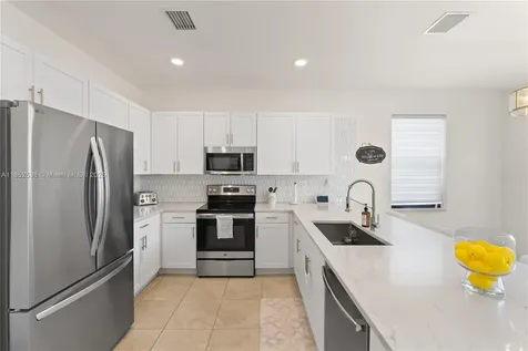 10488 W 35th Way Hialeah FL 33018