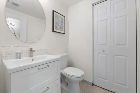 10488 W 35th Way Hialeah FL 33018