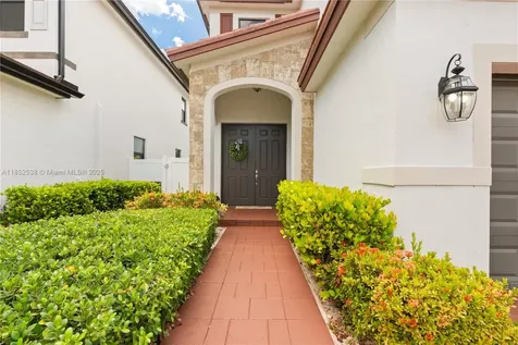 10488 W 35th Way Hialeah FL 33018