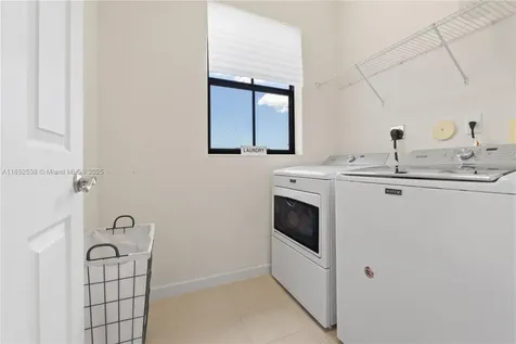 10488 W 35th Way Hialeah FL 33018