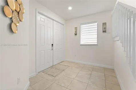 10488 W 35th Way Hialeah FL 33018