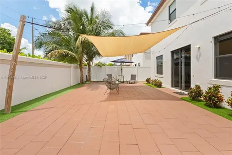 10488 W 35th Way Hialeah FL 33018