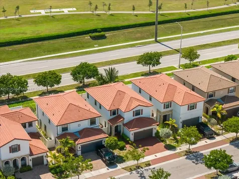 10488 W 35th Way Hialeah FL 33018