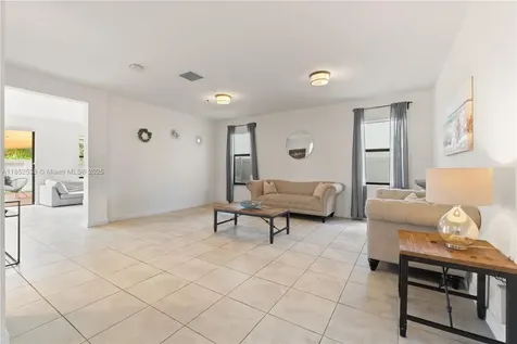 10488 W 35th Way Hialeah FL 33018