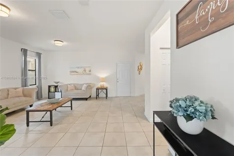 10488 W 35th Way Hialeah FL 33018