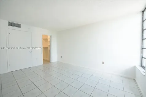 9688 Fontainebleau Boulevard Miami FL 33172
