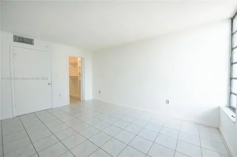 9688 Fontainebleau Boulevard Miami FL 33172