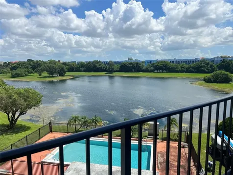 9688 Fontainebleau Boulevard Miami FL 33172
