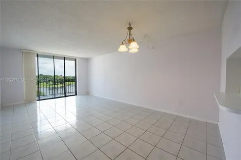 9688 Fontainebleau Boulevard Miami FL 33172