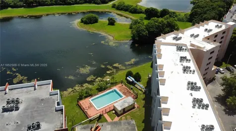 9688 Fontainebleau Boulevard Miami FL 33172