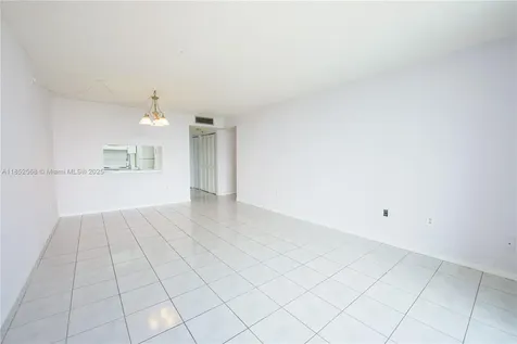 9688 Fontainebleau Boulevard Miami FL 33172