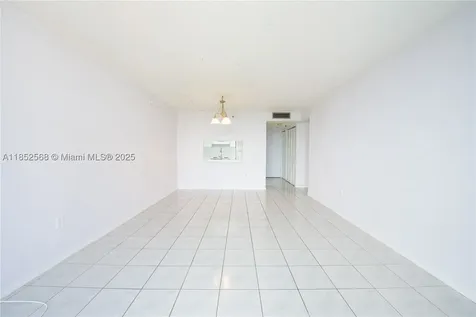 9688 Fontainebleau Boulevard Miami FL 33172